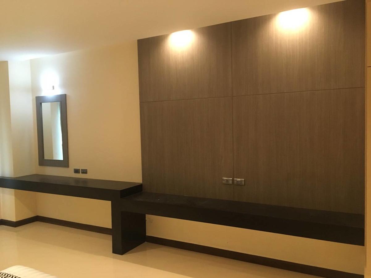 Ibiz Boutique Hotel Nakhon Si Thammarat Buitenkant foto